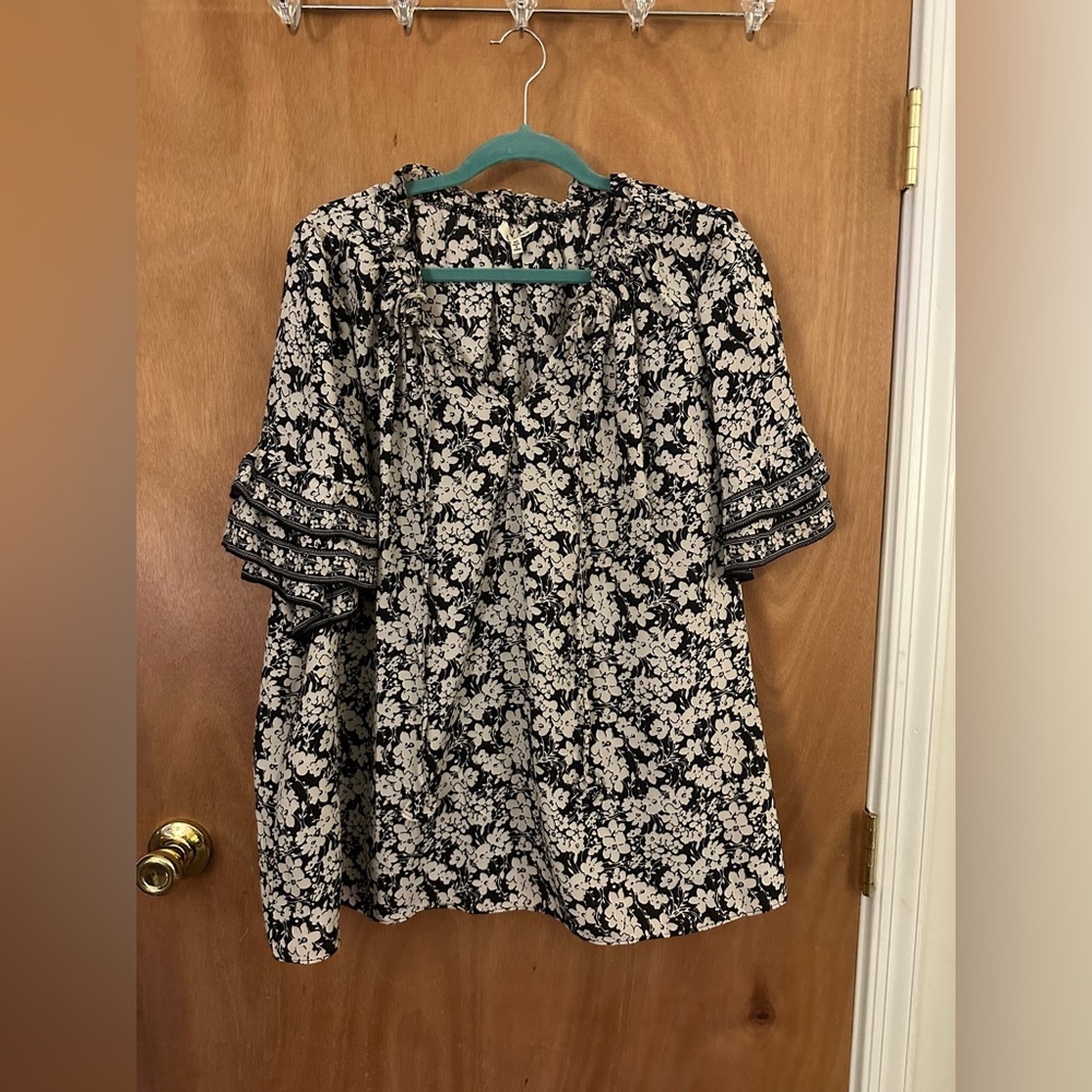 Max Studio, Plus Size Floral Blouse, Size 3X